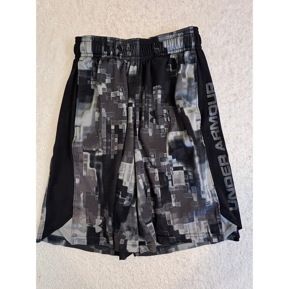 Under Armour Other - Under Armour Boys Digital Camo Athletic Shorts Black Grey YSM Loose Fit